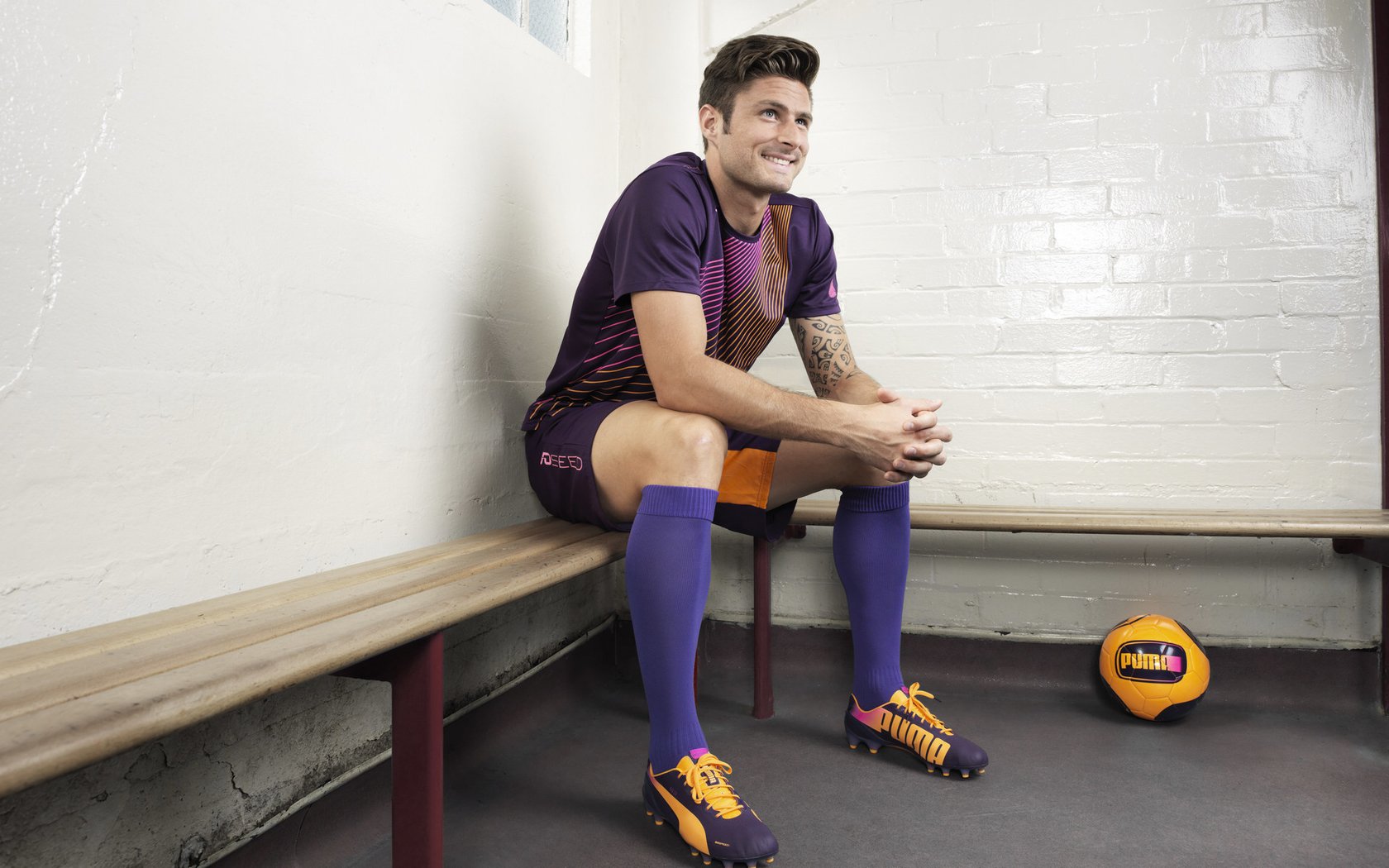 最后一分钟的争议点球决定比赛结果